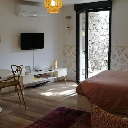Studio En Rez De Jardin Collobrieres Luaran gambar