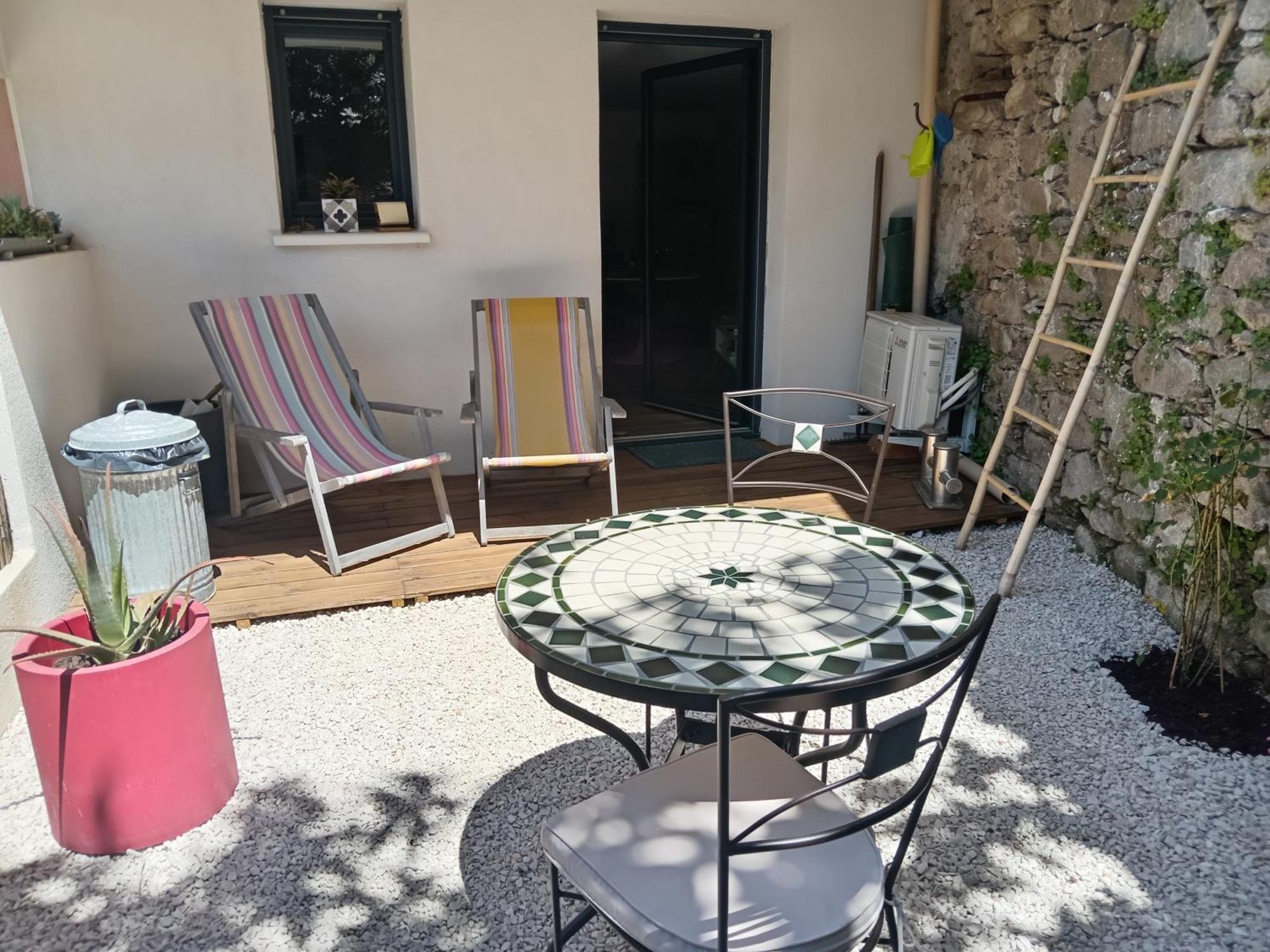 Studio En Rez De Jardin Collobrieres Bilik gambar